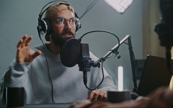 IAB Tech Lab updates podcast measurement to include video distribution