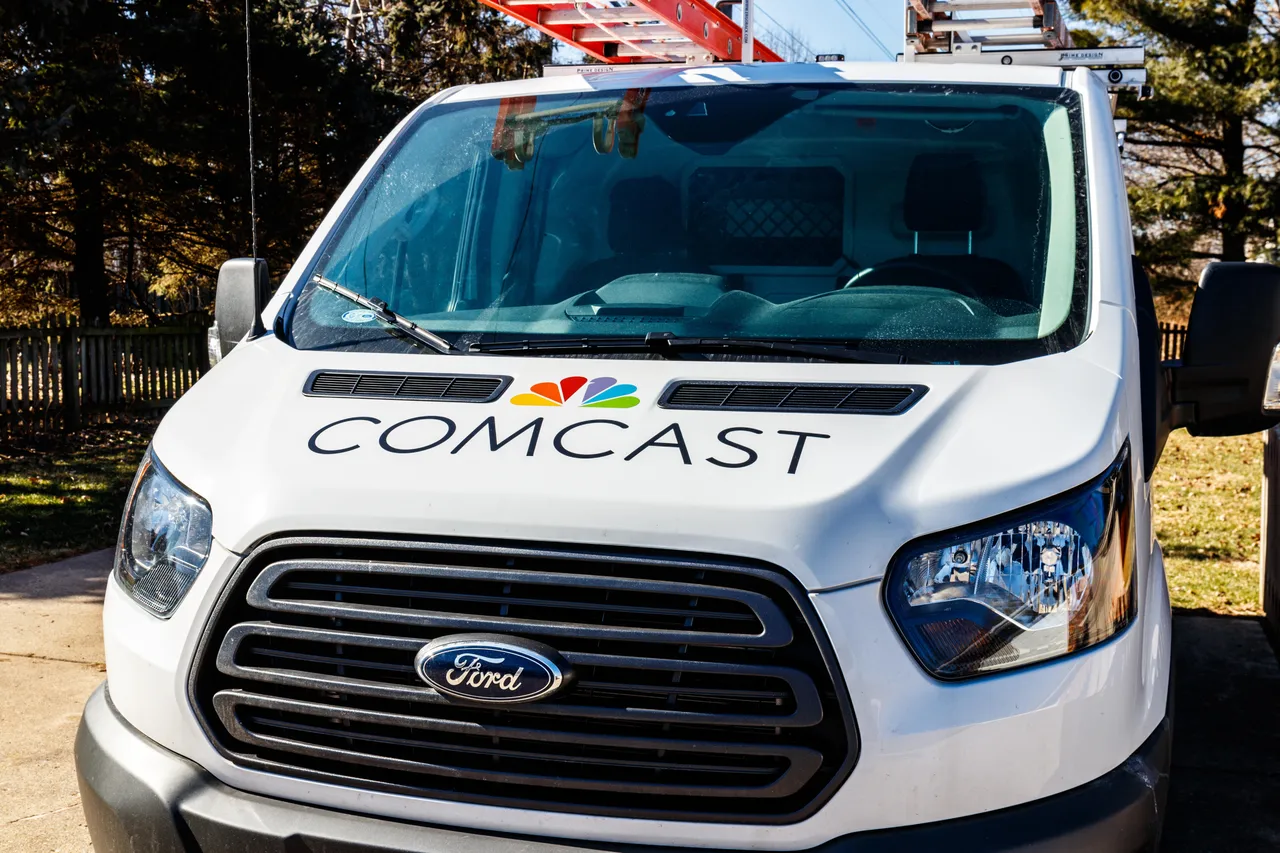 Comcast scales DOCSIS 4.0—and bakes AI into the plant